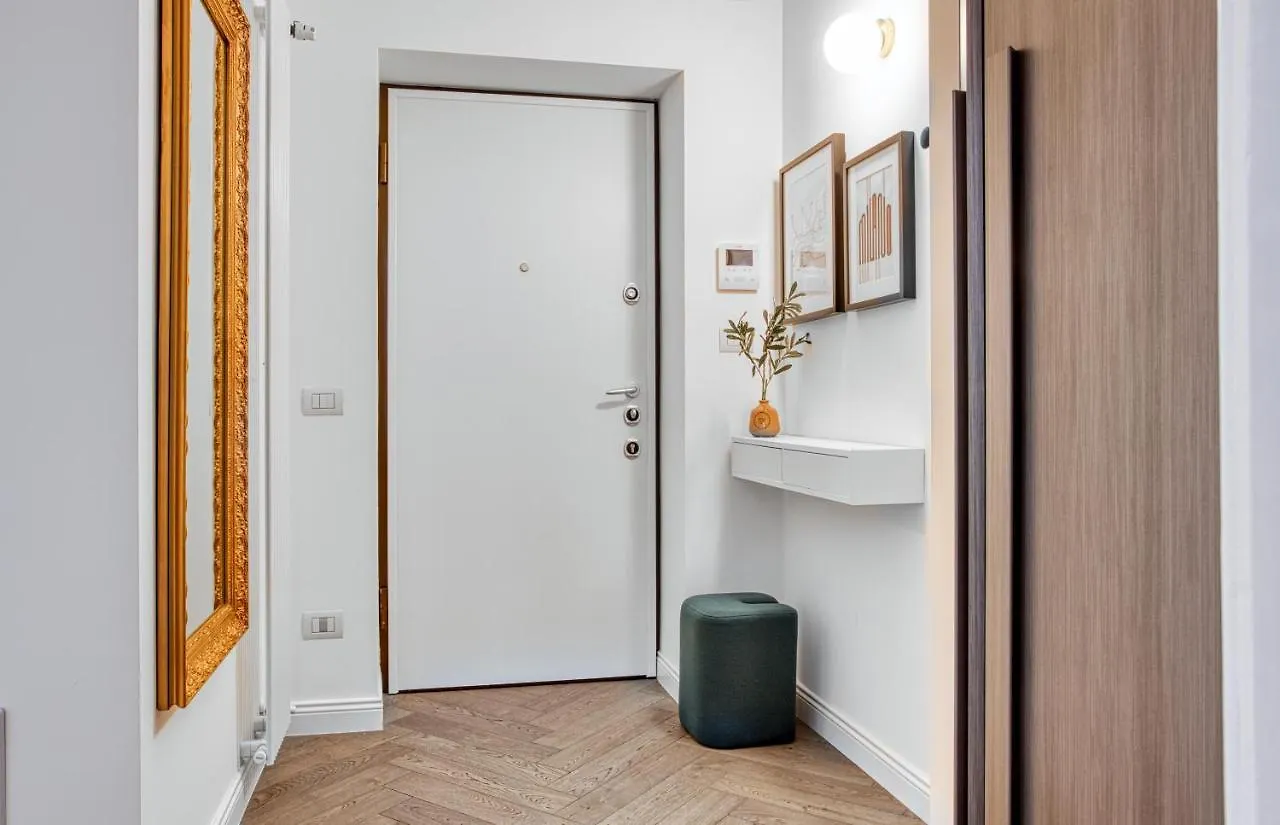 Apartment Loreto Charm - Urban Elegance Milan Italy
